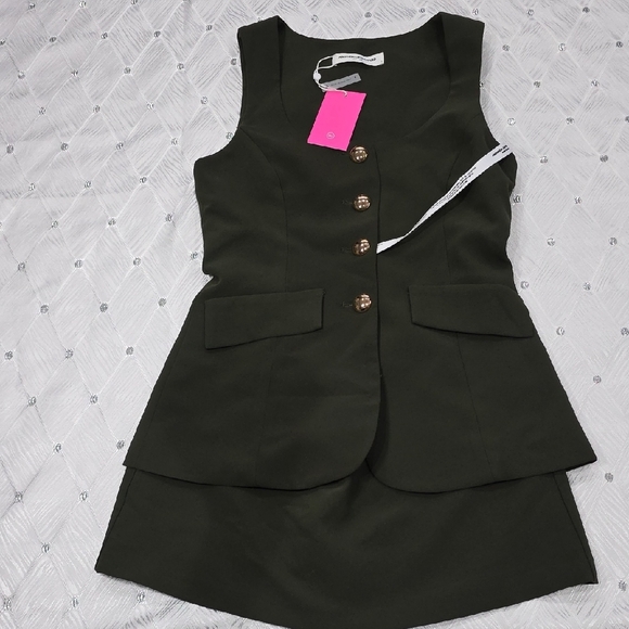 Amanda Uprichard Dark Green Vest and Shorts Set - Picture 2 of 6